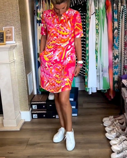 Taschenbedrucktes Kurzarmkleid