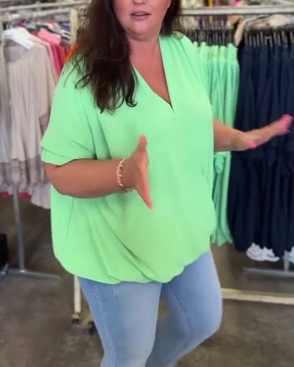 Bluse mit V-Ausschnitt und Rüschendetails in einfarbig