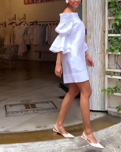 Ein-Schulter-Flare-Ärmel-Kleid