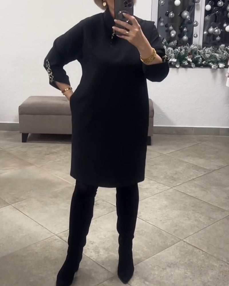 Kleid mit Stehkragen in einfarbig