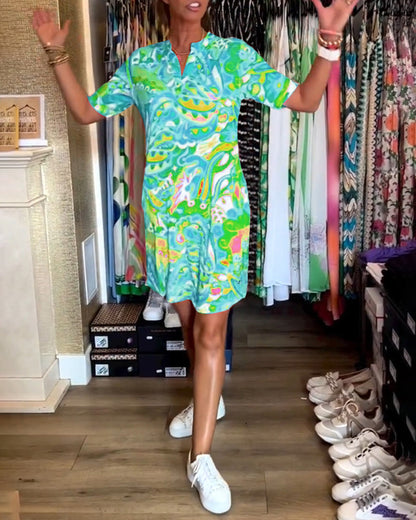 Taschenbedrucktes Kurzarmkleid