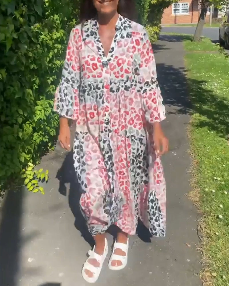 V-Ausschnitt bedrucktes Rüschenshirt Kleid