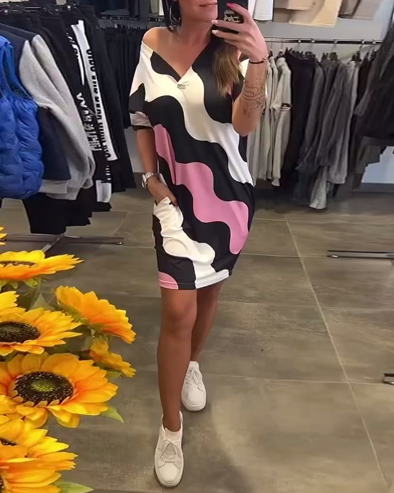 V-Ausschnitt Wellenmuster Kleid