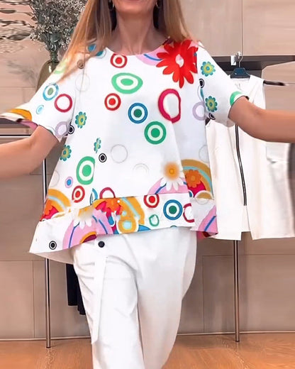 Bedrucktes T-Shirt mit Rundhalsausschnitt und kurzen Ärmeln