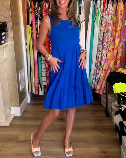 Faltendes ärmelloses lockeres Kleid