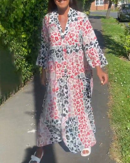 V-Ausschnitt bedrucktes Rüschenshirt Kleid