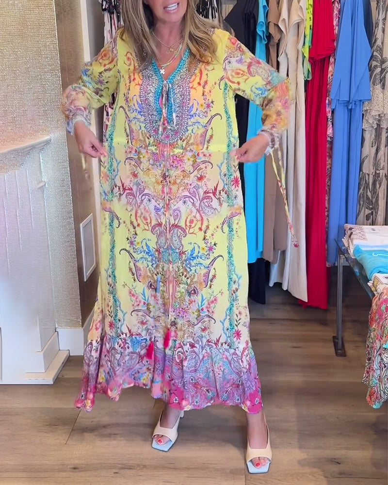 Langärmliges bedrucktes Resortkleid