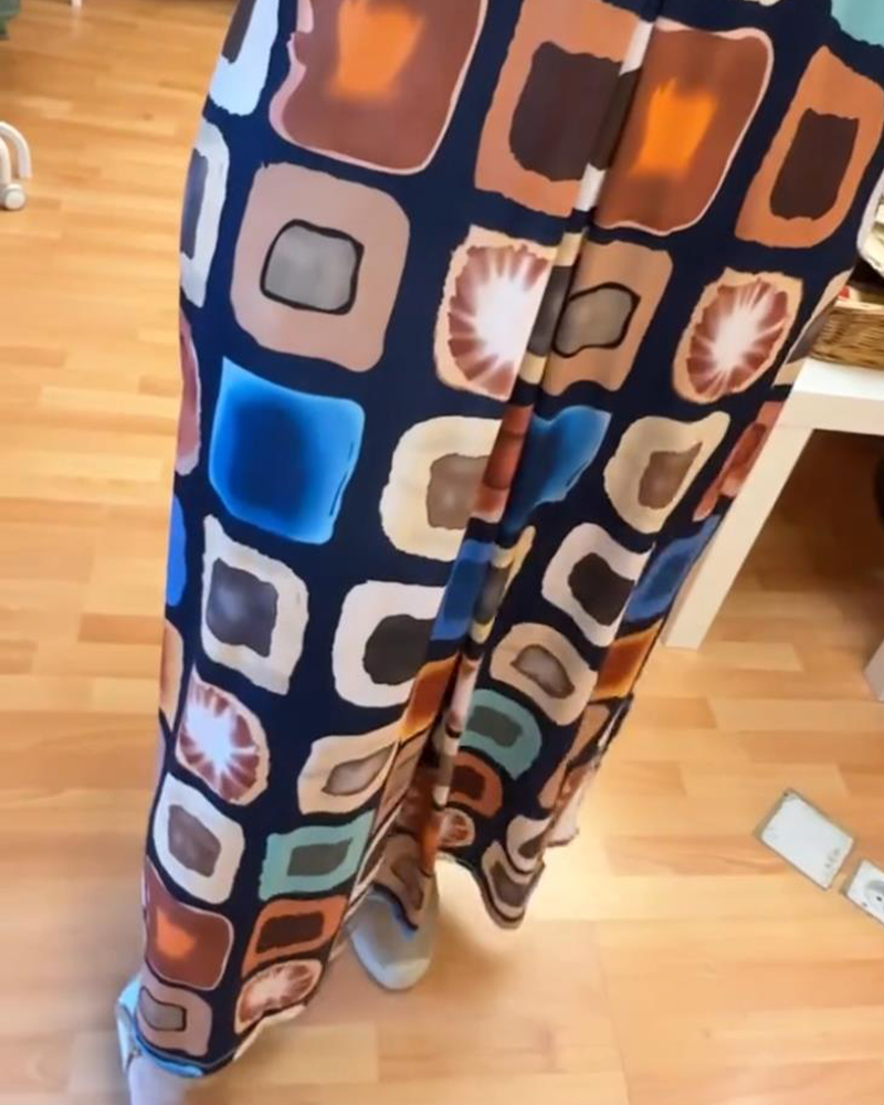 Ärmelloses V-Ausschnitt bedrucktes lockeres Kleid