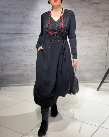 Einfarbiges Kleid mit Gürtel