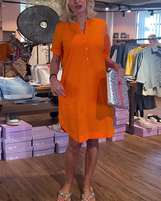 Einfarbiges, knöpfbares, lässiges, lockeres Kleid