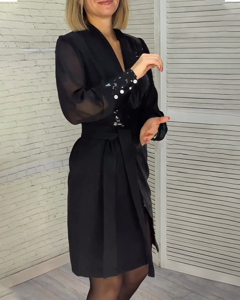 Pailletten-besetztes langärmliges Kleid