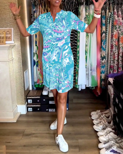 Taschenbedrucktes Kurzarmkleid