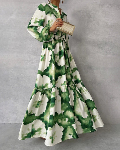 Elegantes Batik-Patchwork-Kleid mit Kordelzug und Ballonärmeln