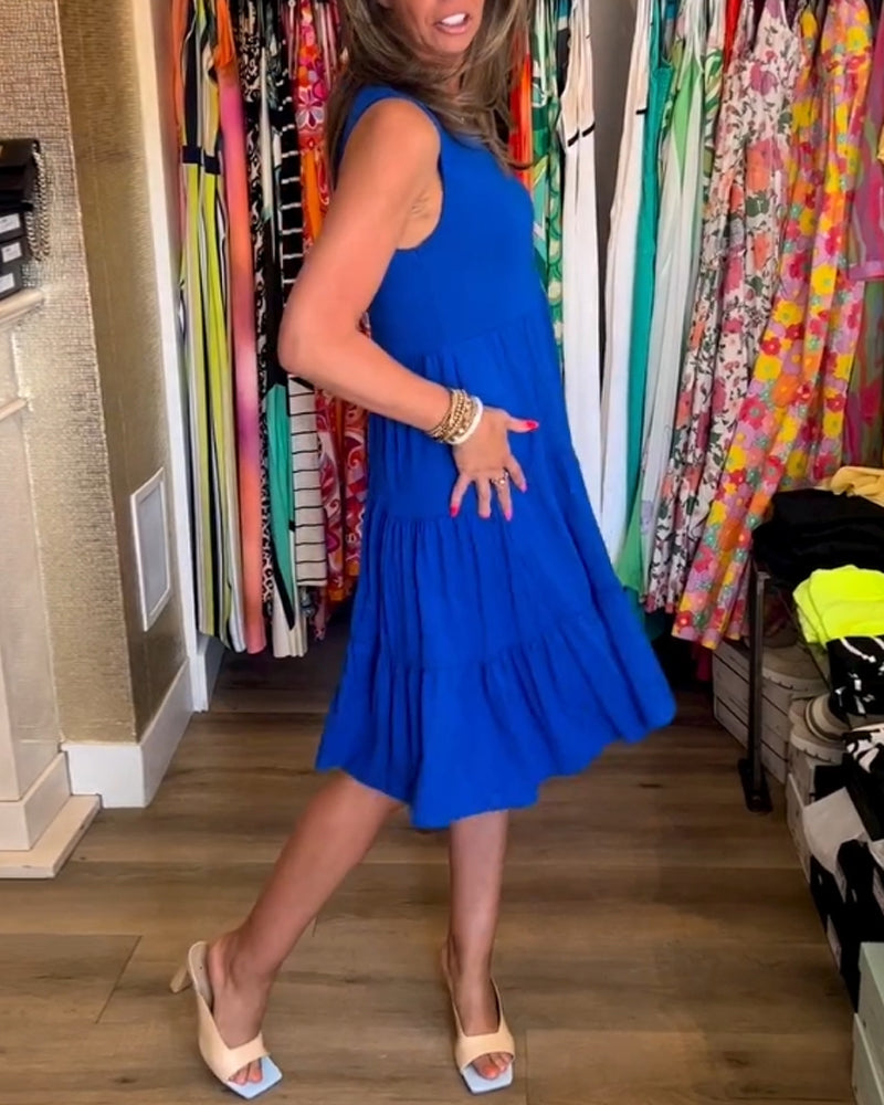 Faltendes ärmelloses lockeres Kleid