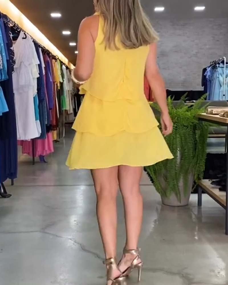 Ärmelloses Kleid mit doppelter Rüsche