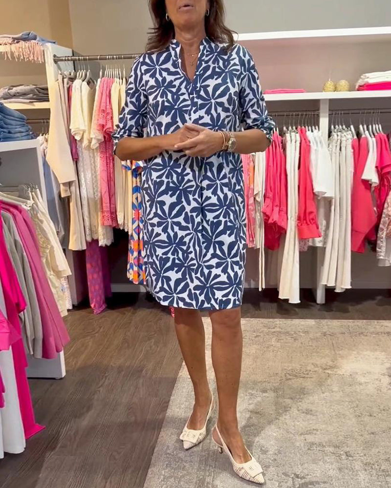 Kleid mit Druck über dem Knie