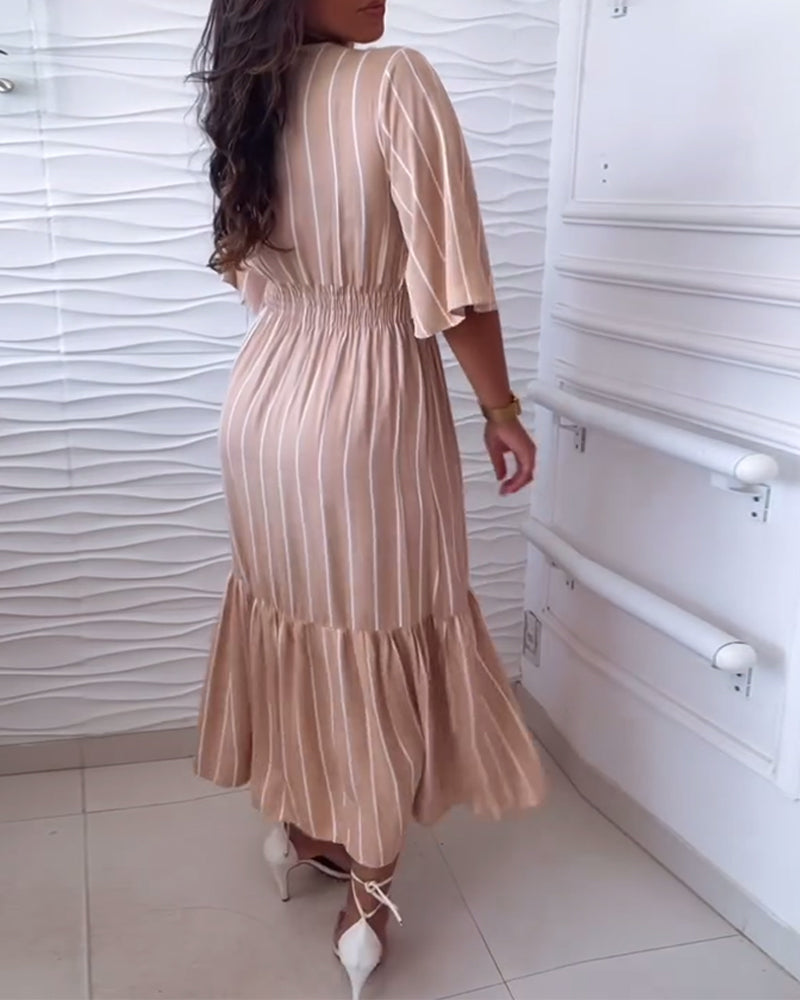 Gestreiftes lässiges Kleid mit Kordelzug