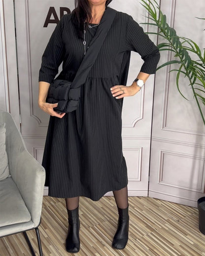 Einfaches Kleid mit Rundhalsausschnitt