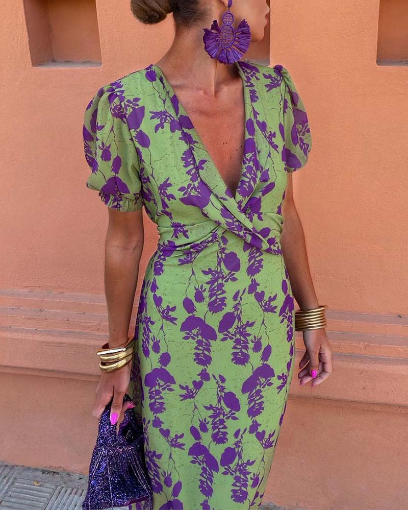 Elegantes Blätterdruck tiefes V-Ausschnitt Puffärmel A-Linie Kleid