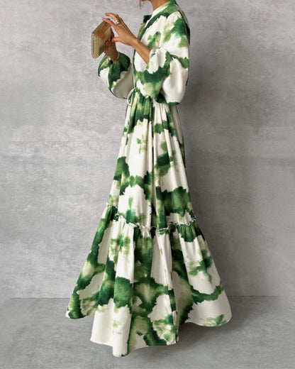 Elegantes Batik-Patchwork-Kleid mit Kordelzug und Ballonärmeln