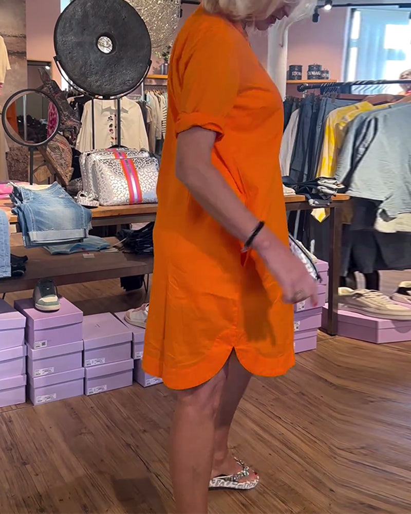 Einfarbiges, knöpfbares, lässiges, lockeres Kleid