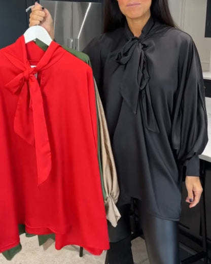 Bluse mit Rüschkragen in einfarbig und elegant