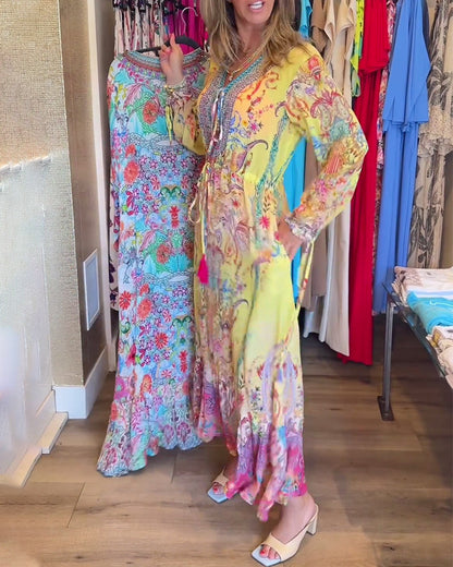 Langärmliges bedrucktes Resortkleid