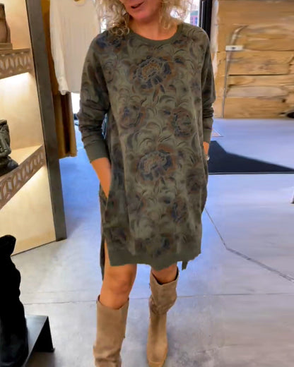 Lockeres bedrucktes Kleid mit Rundhalsausschnitt