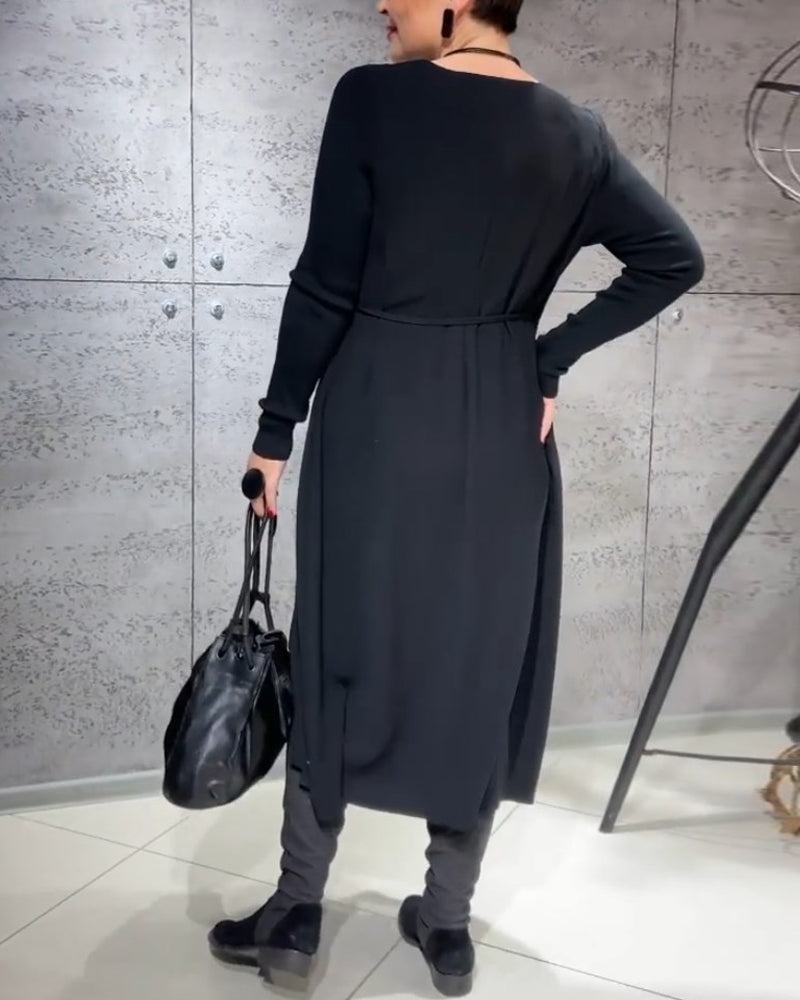 Einfarbiges Kleid mit Gürtel