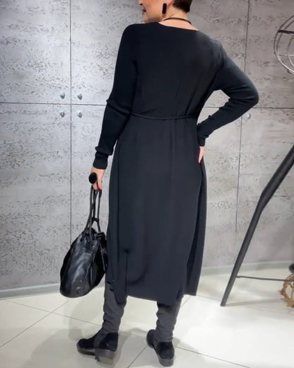 Einfarbiges Kleid mit Gürtel